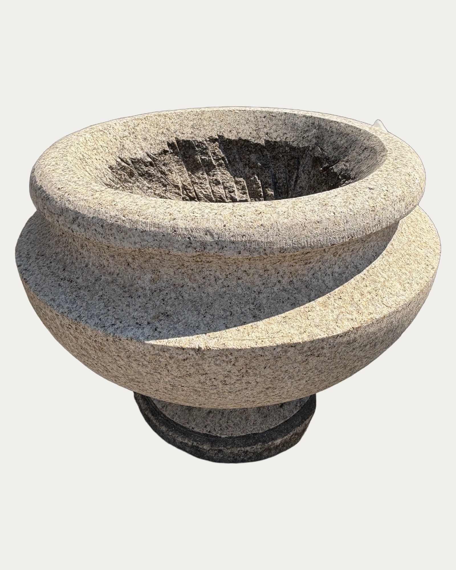 Outdoor Bowl Planter, three-quarter view